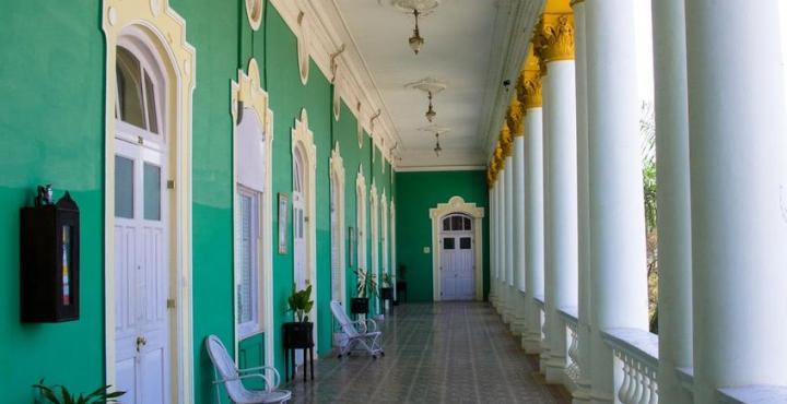 Lalitha Mahal Palace Hotel Майсур Экстерьер фото