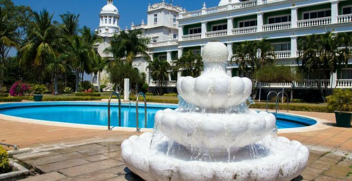 Lalitha Mahal Palace Hotel Майсур Экстерьер фото