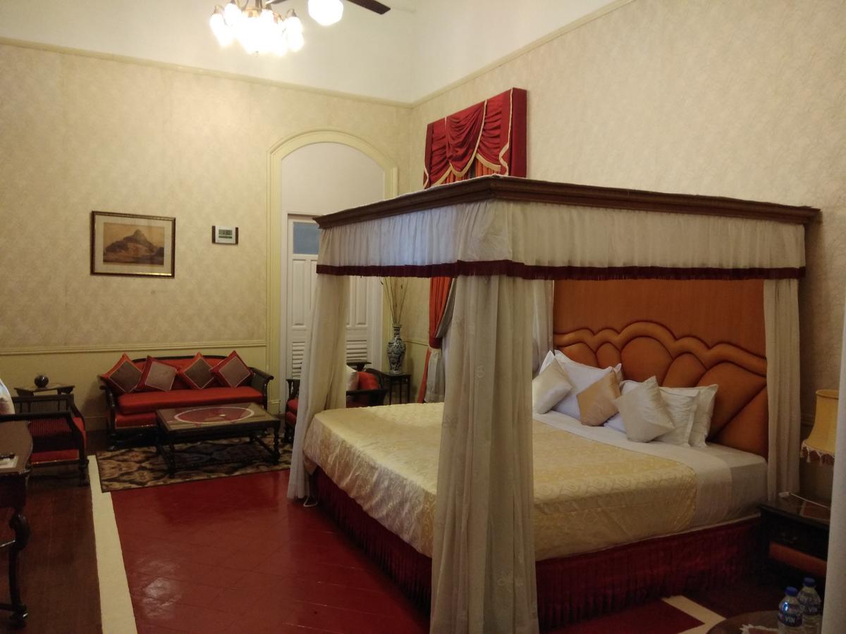 Lalitha Mahal Palace Hotel Майсур Экстерьер фото