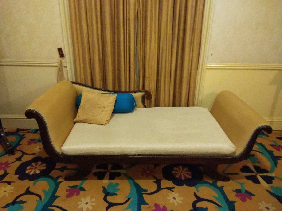 Lalitha Mahal Palace Hotel Майсур Экстерьер фото